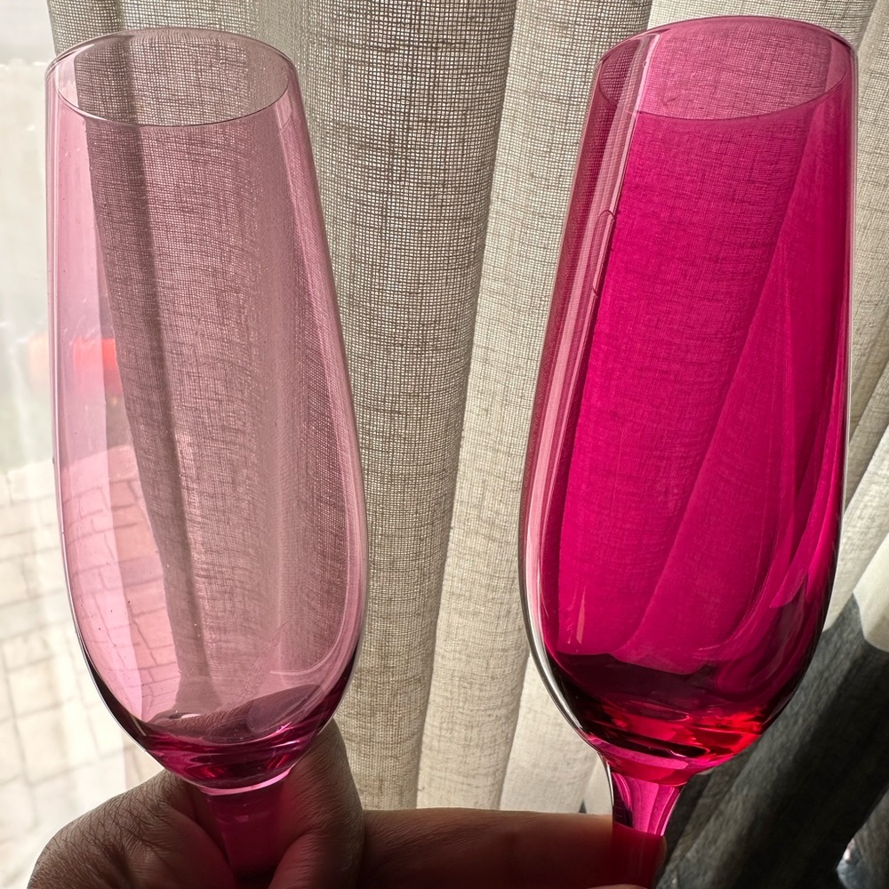 NIB Dragon Glassware x Barbie Champagne Flutes, Pink and Magenta Set of 2 - Picture 9 of 9